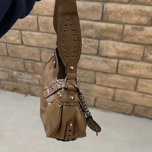 Vintage Guess Studded Brown Leather Shoulder Bag preowned - Picture 5 of 16